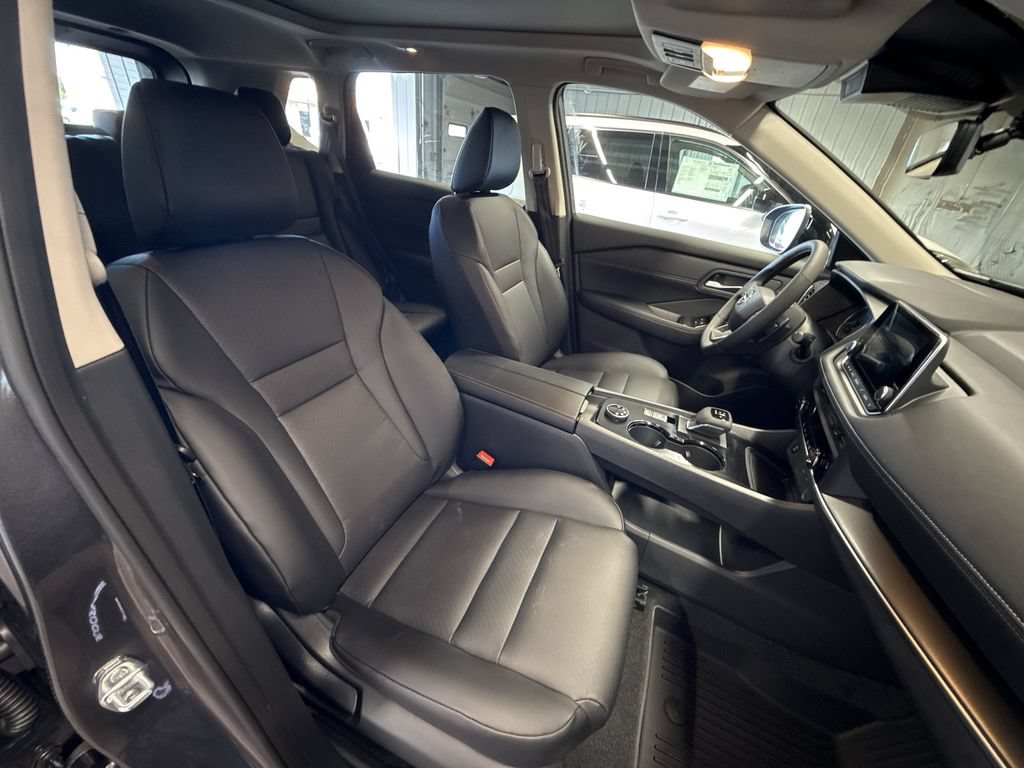 New 2026 Nissan Rogue Dark Armor AWD/4WD image 25