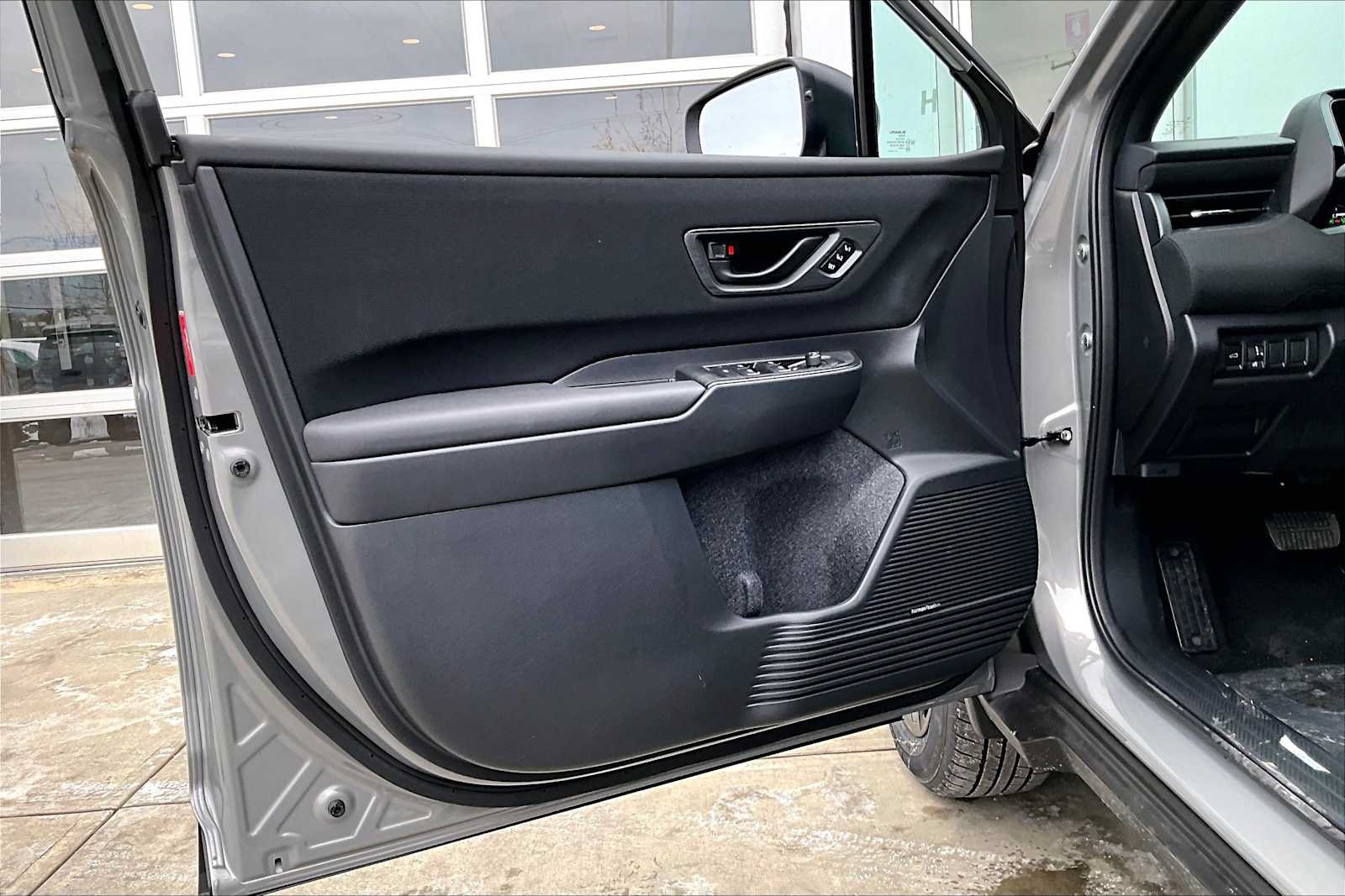 New 2026 Subaru Outback Limited AWD/4WD image 10