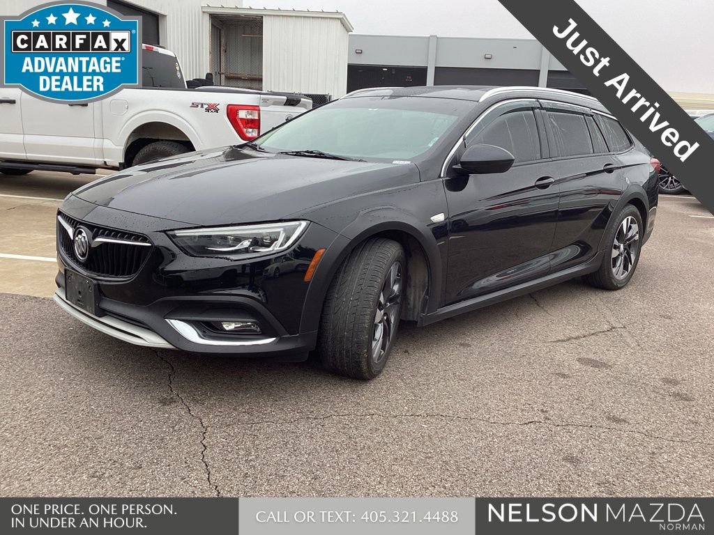 Used 2018 Buick Regal Essence w/ Driver Confidence Package #1