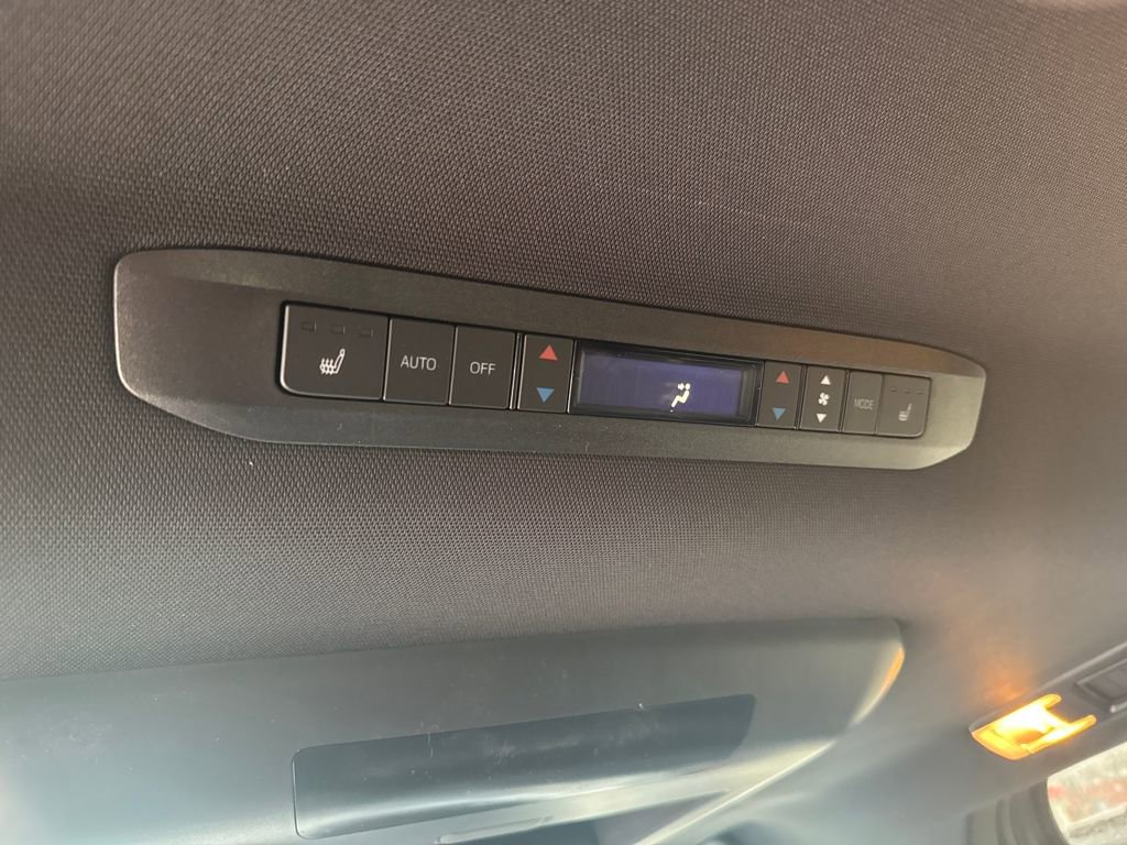 New 2026 Toyota Sienna Platinum image 36