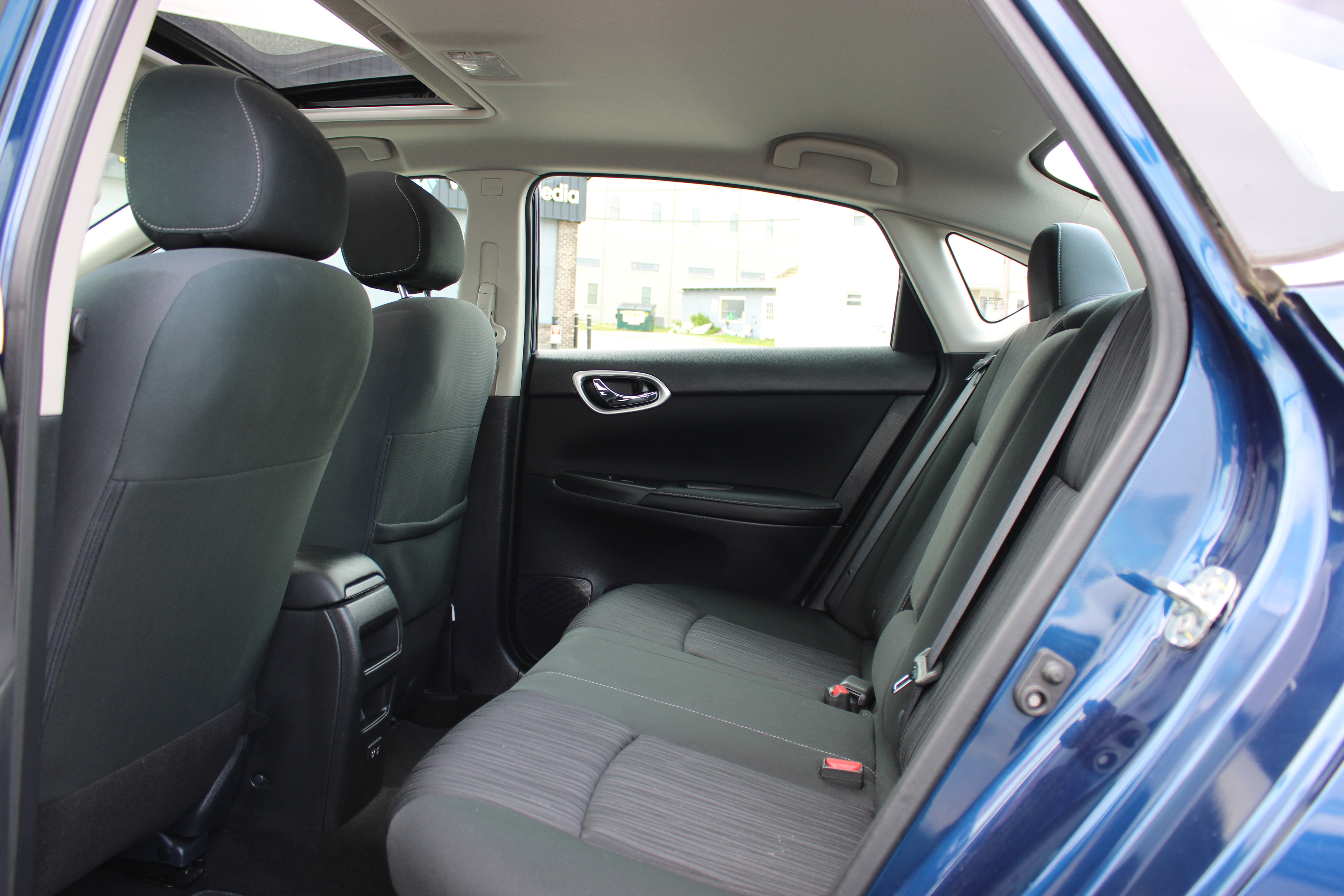 Used 2019 Nissan Sentra SV w/ Special Edition Package FWD image 10