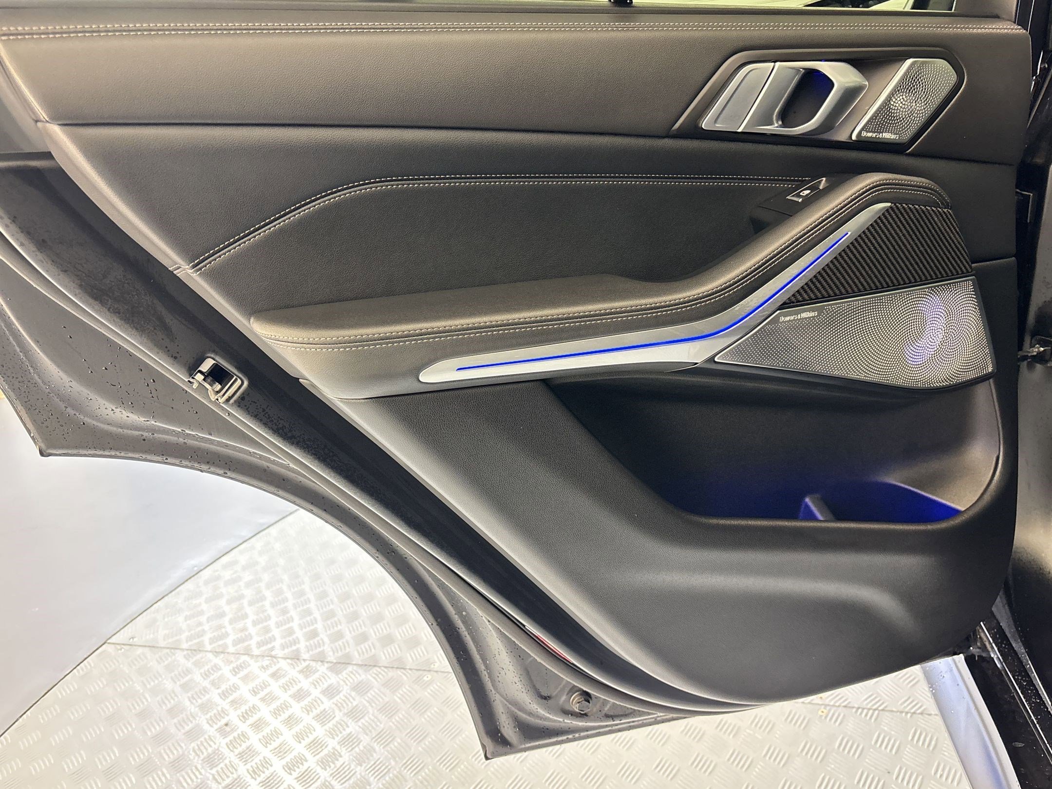 Used 2024 BMW X5 M60i w/ Executive Package image 34