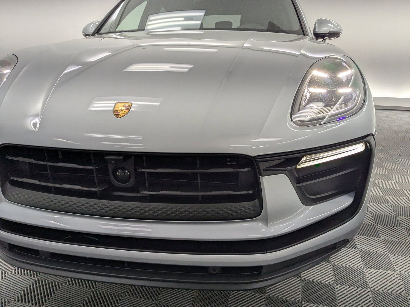 Certified 2025 Porsche Macan image 21