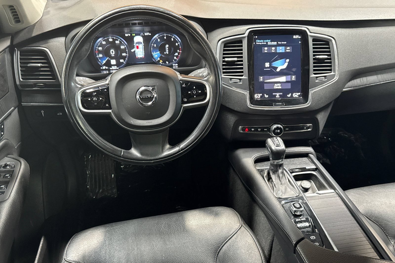 Used 2020 Volvo XC90 T6 Momentum AWD/4WD image 16