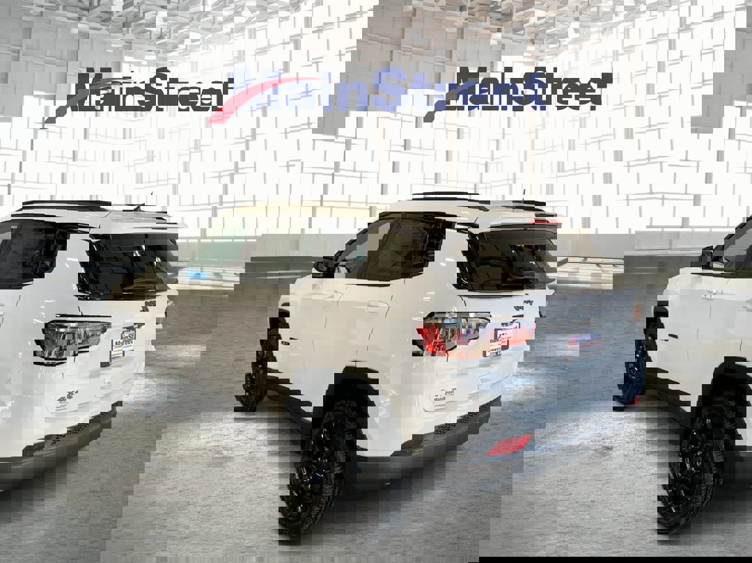 New 2026 Jeep Compass Latitude image 3