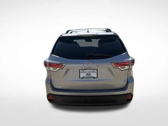 Used 2016 Toyota Highlander XLE FWD image 4