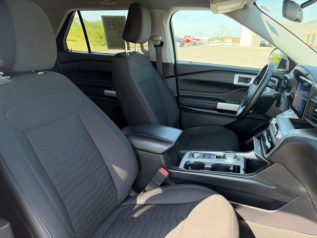 Used 2021 Ford Explorer XLT AWD/4WD image 11