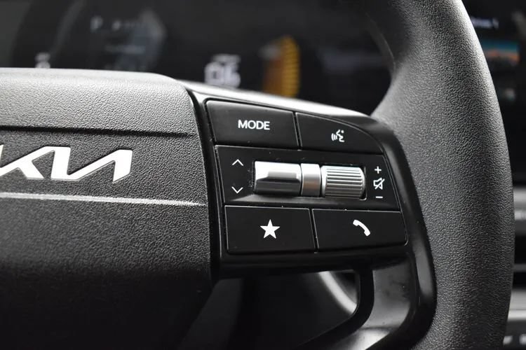 Used 2025 Kia K4 FWD image 22