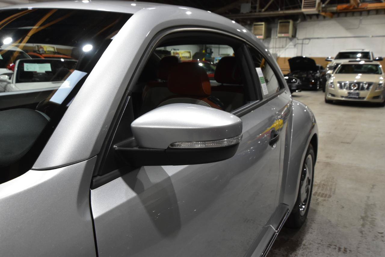 Used 2015 Volkswagen Beetle 1.8T Classic FWD image 40