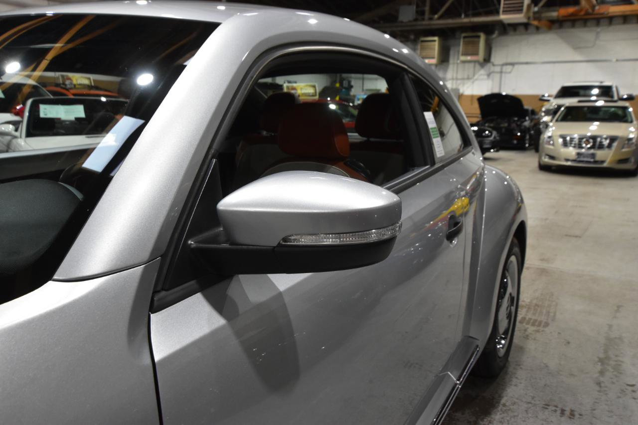 Used 2015 Volkswagen Beetle 1.8T Classic FWD image 40