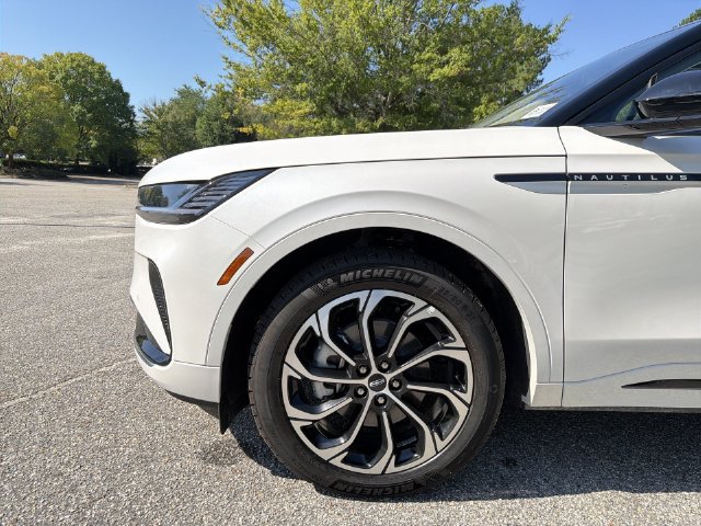 New 2026 Lincoln Nautilus Reserve AWD/4WD image 10