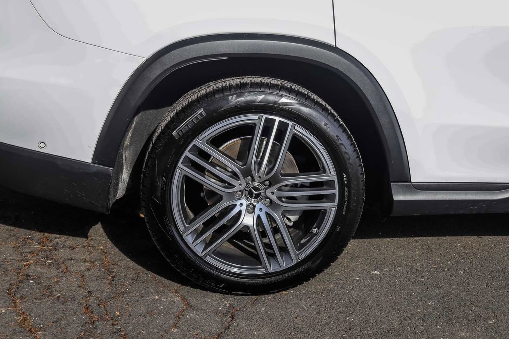 Used 2024 Mercedes-Benz GLS 450 4MATIC image 5
