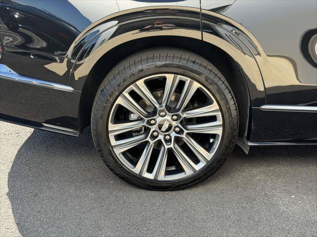 Used 2026 Cadillac Vistiq Platinum w/ LPO, Floor Liner Package AWD/4WD image 8