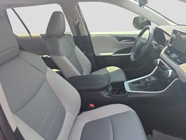 Used 2025 Toyota RAV4 XLE Premium FWD image 10