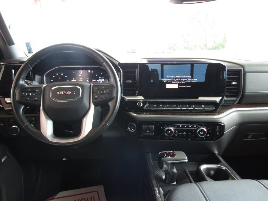 Used 2023 GMC Sierra 1500 Elevation w/ Elevation Premium Package AWD/4WD image 5
