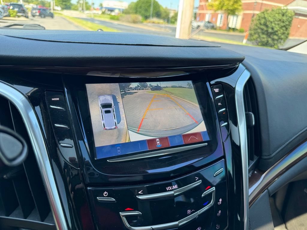 Used 2020 Cadillac Escalade ESV Premium Luxury AWD/4WD image 16