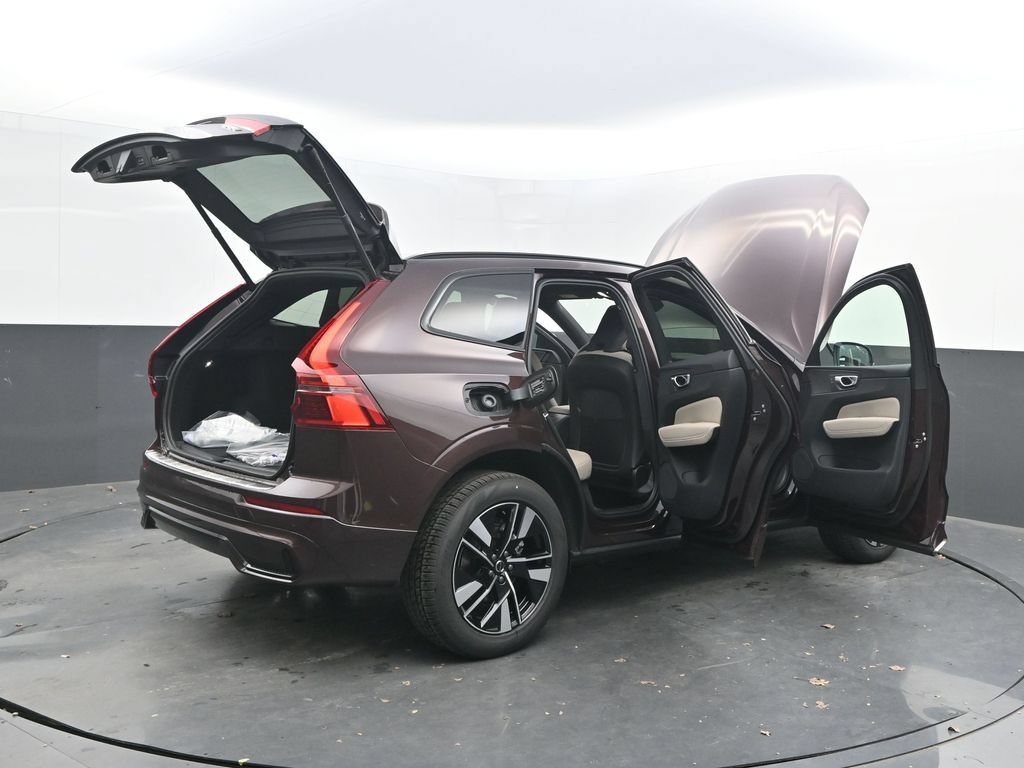 New 2026 Volvo XC60 B5 Core w/ Climate Package AWD/4WD image 38