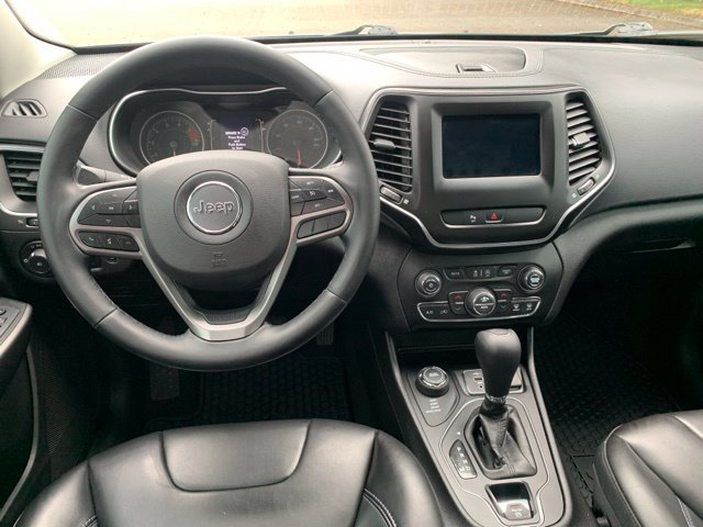 Used 2019 Jeep Cherokee Latitude Plus w/ Comfort/Convenience Group AWD/4WD image 15