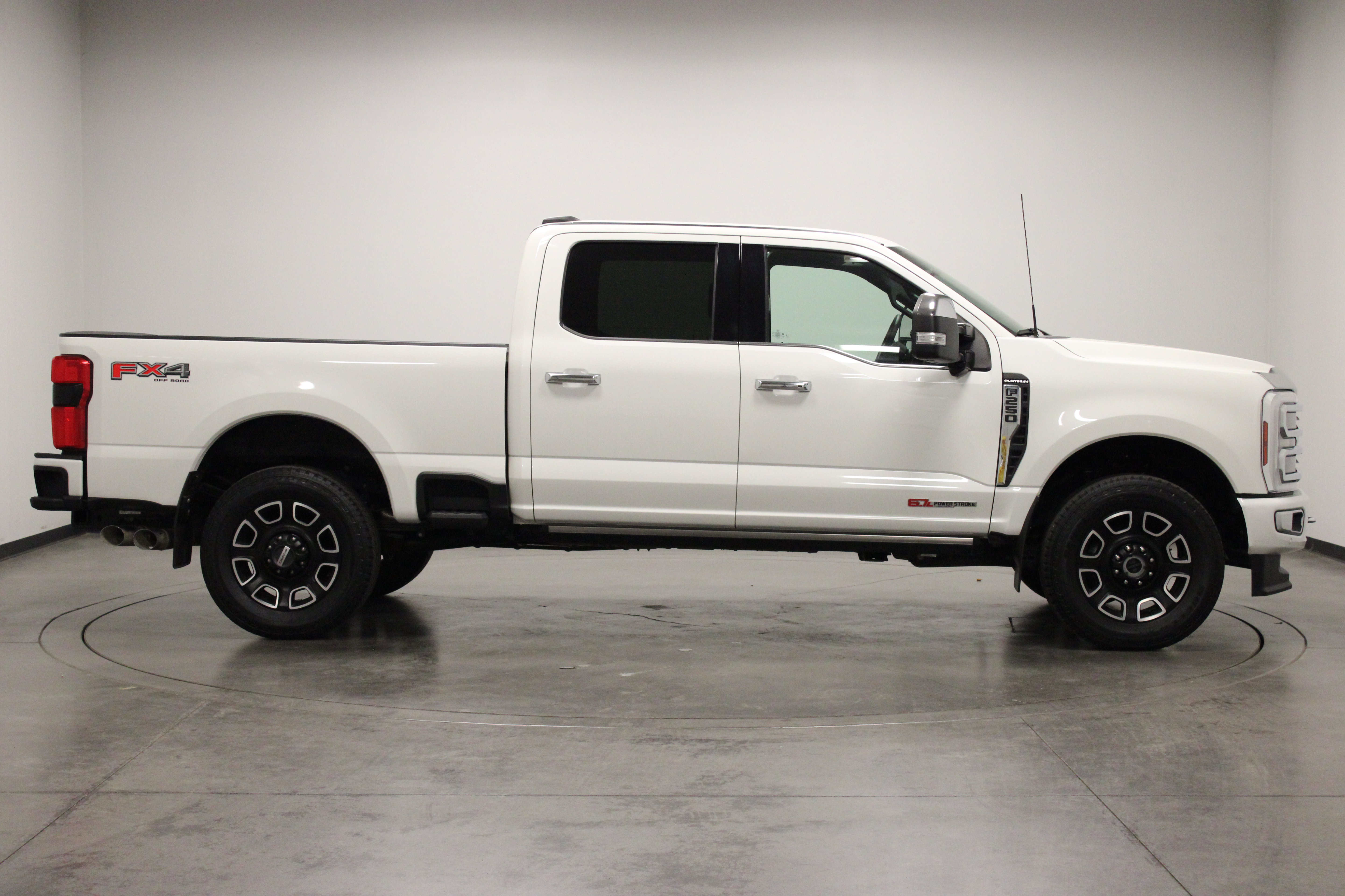 Used 2024 Ford F250 Platinum AWD/4WD image 9
