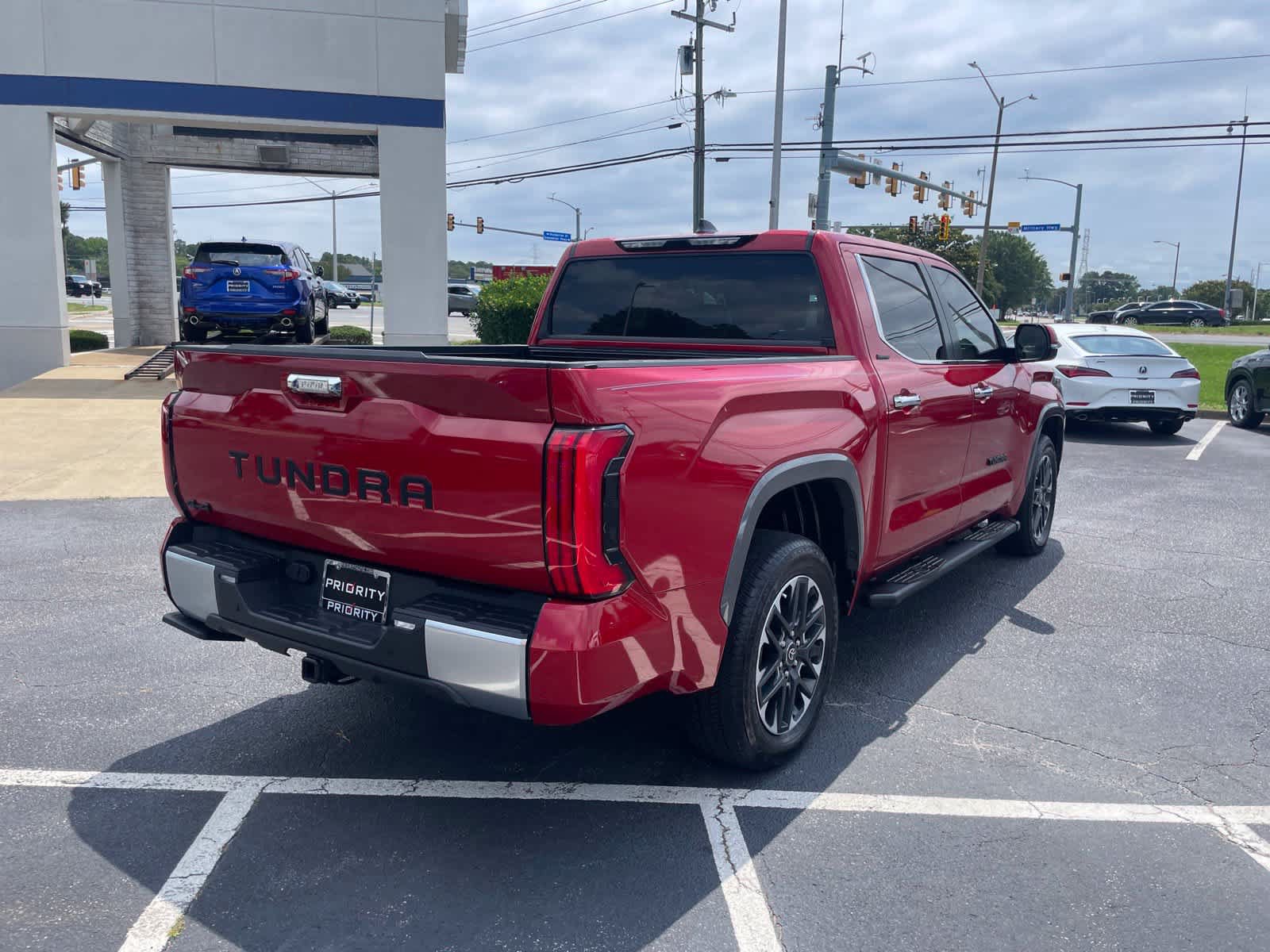 Used 2025 Toyota Tundra Limited AWD/4WD image 6