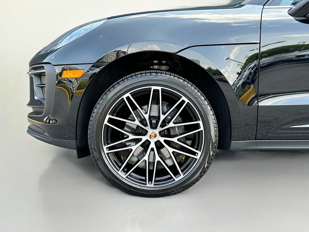 Certified 2026 Porsche Macan AWD/4WD image 30