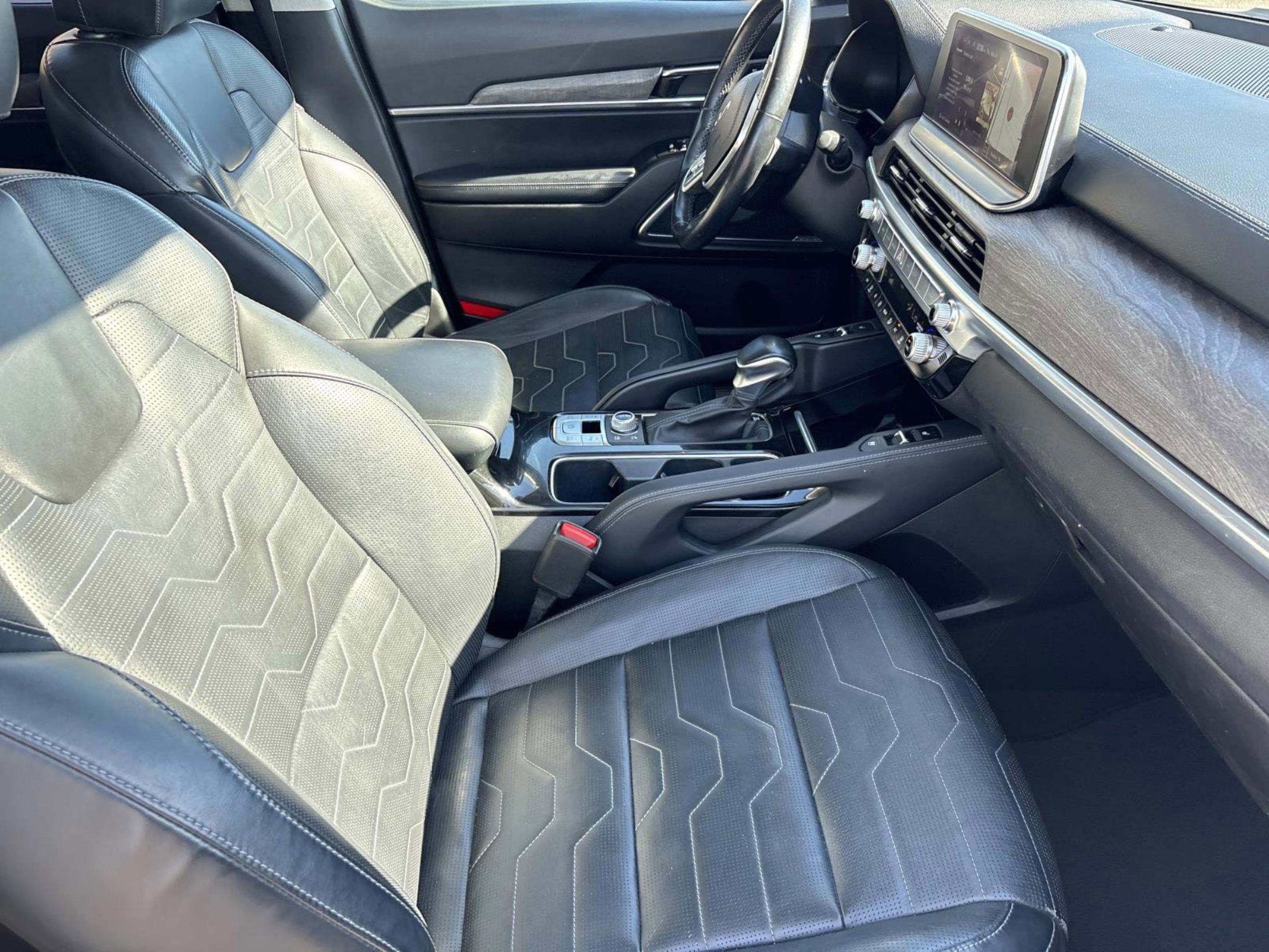 Used 2022 Kia Telluride SX w/ SX Prestige Package image 24