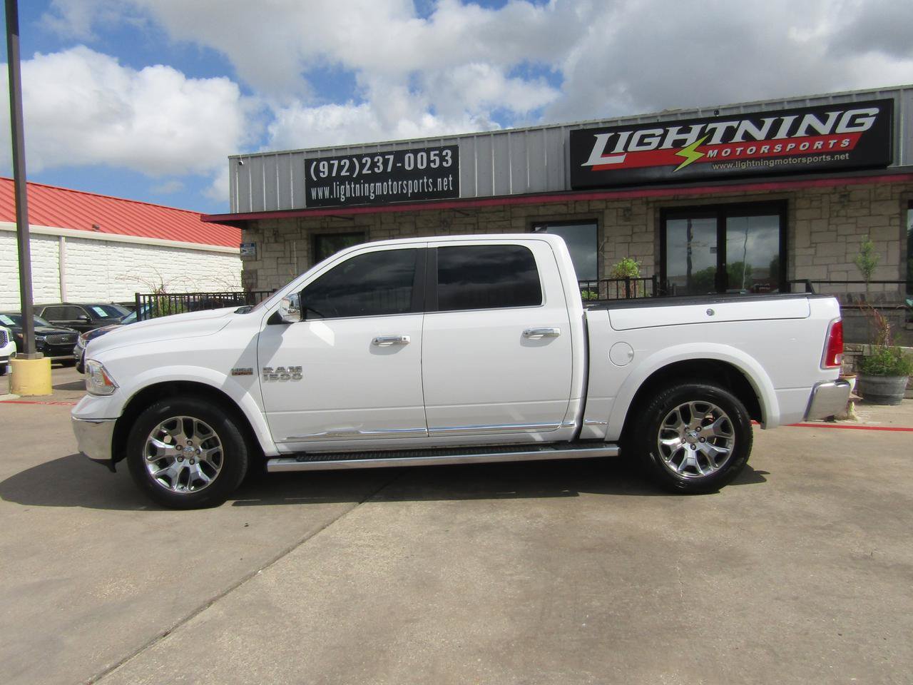 Used 2017 RAM 1500 Limited AWD/4WD image 2