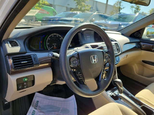 Used 2017 Honda Accord Hybrid Sedan image 18