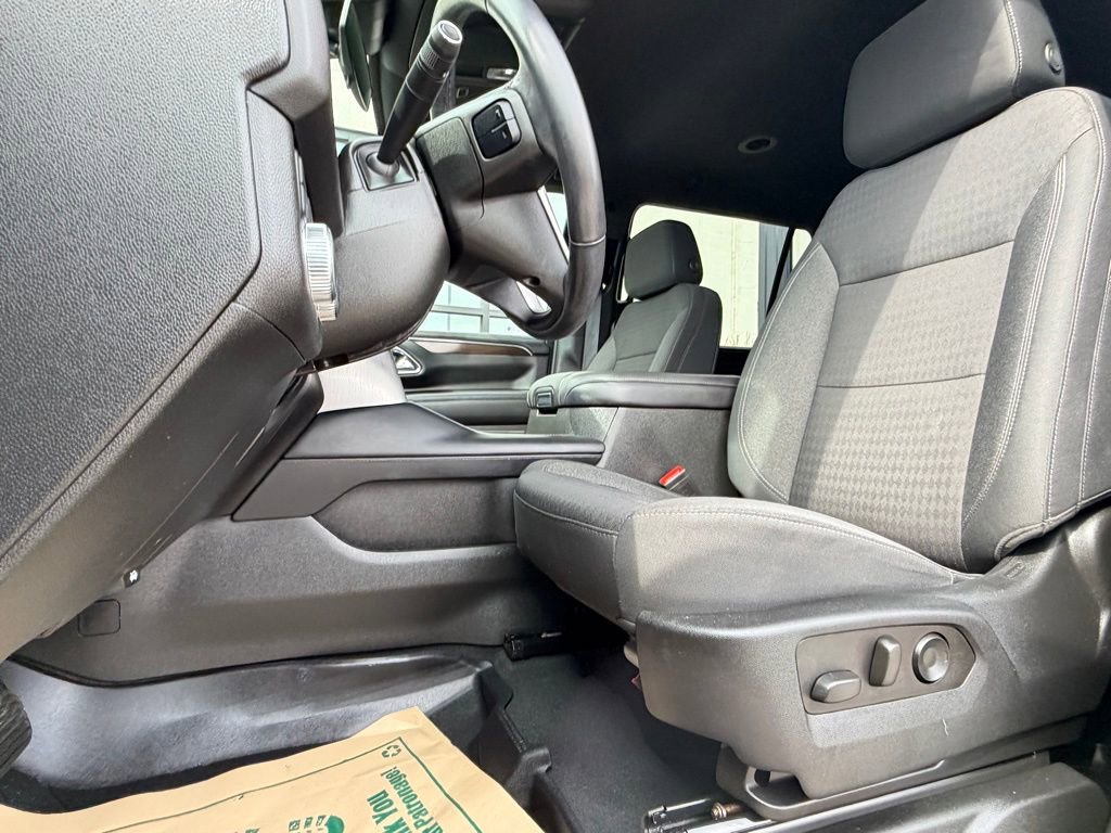 Used 2023 GMC Yukon XL SLE AWD/4WD image 10