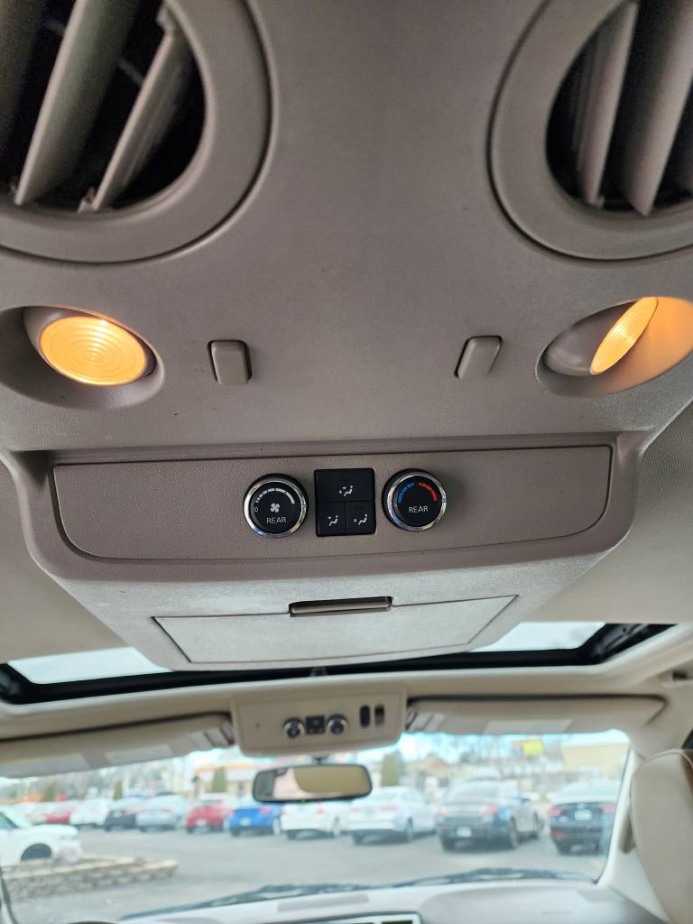 Used 2013 Nissan Armada Platinum w/ Platinum Reserve Pkg image 10