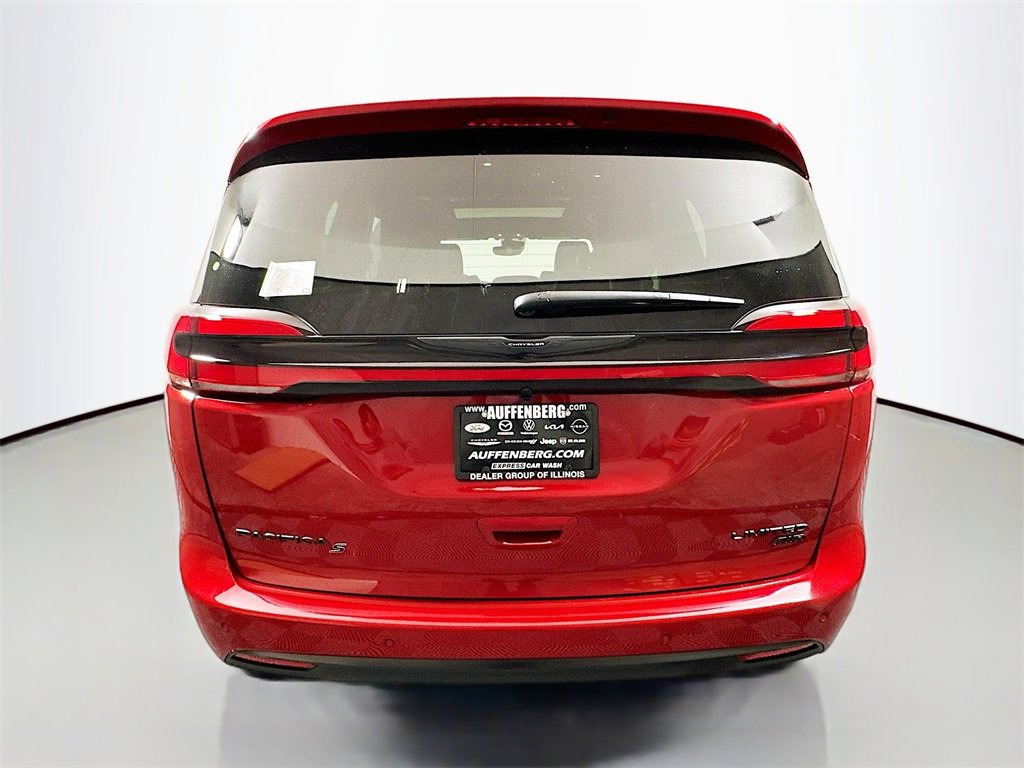New 2026 Chrysler Pacifica Limited w/ S Appearance Package image 20