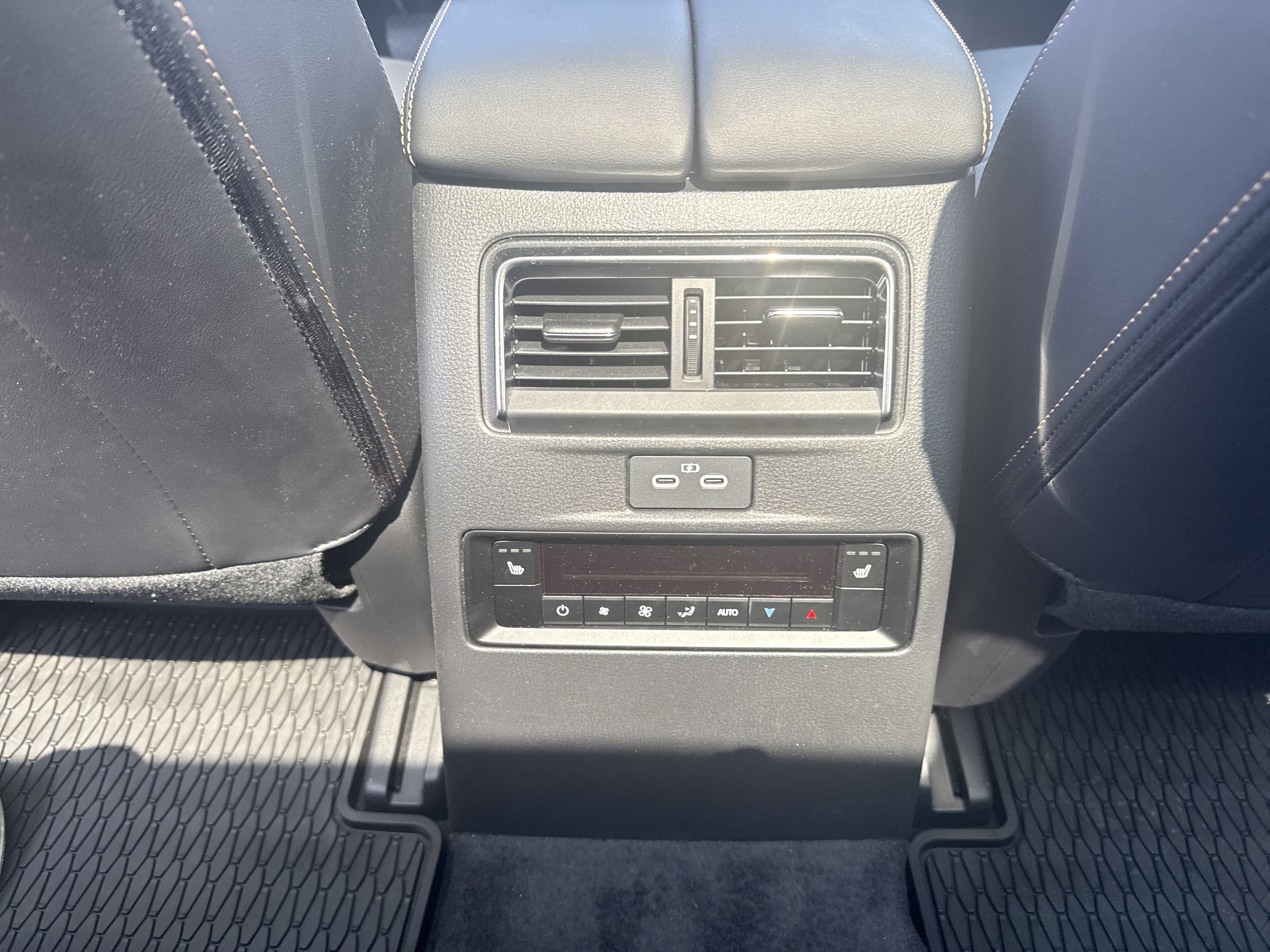 Used 2025 MAZDA CX-70 Plug-In Hybrid w/ Premium Plus AWD/4WD image 14