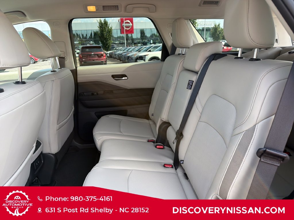 New 2026 Nissan Pathfinder SL FWD image 28