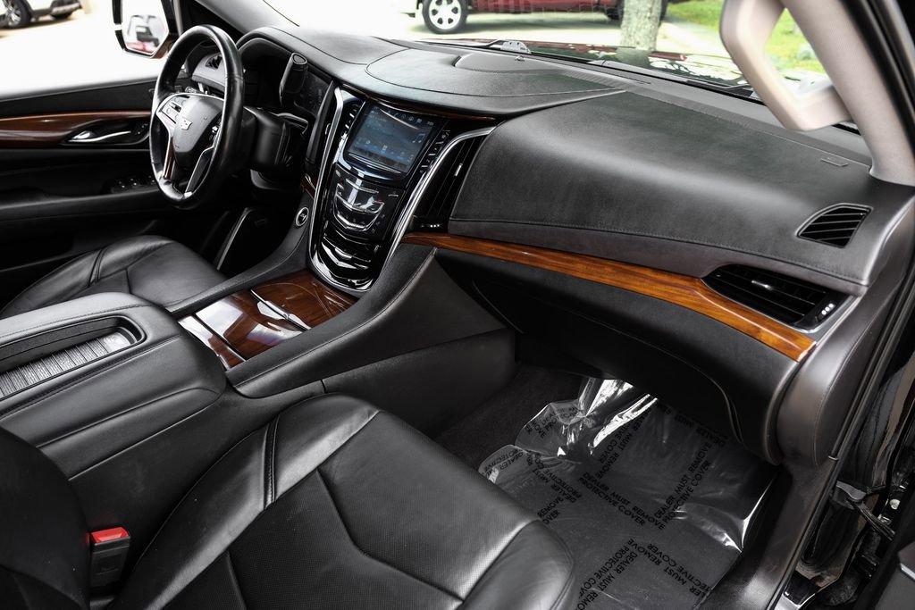 Used 2019 Cadillac Escalade Premium Luxury w/ LPO, Radiant Package RWD image 10