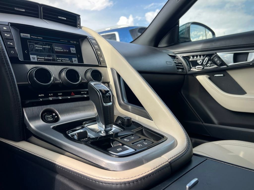 Used 2016 Jaguar F-TYPE Coupe image 39