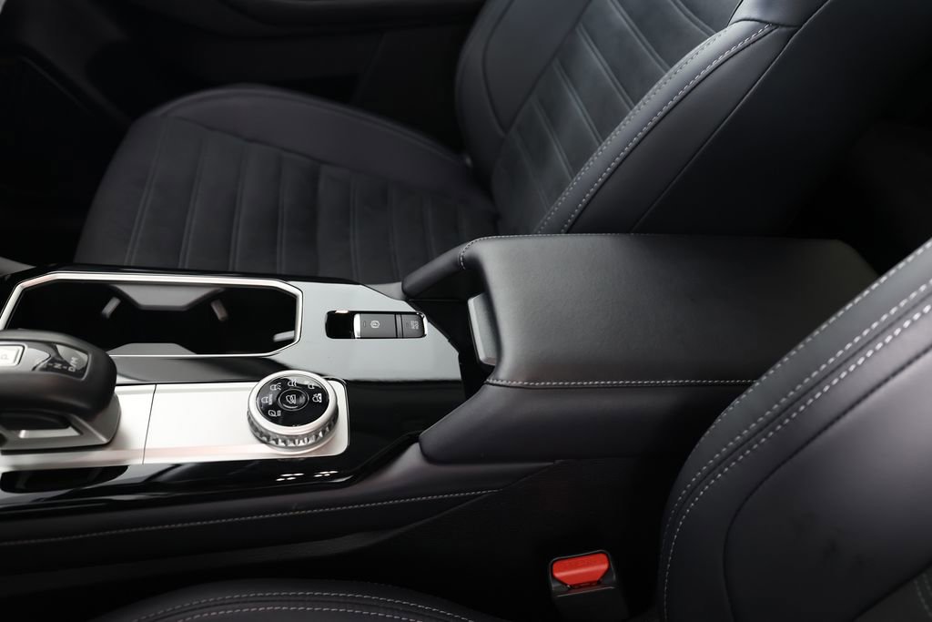 Used 2025 Mitsubishi Outlander SE image 35