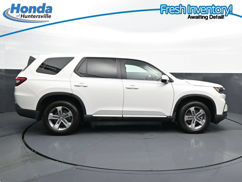 Used 2025 Honda Pilot EX-L image 11