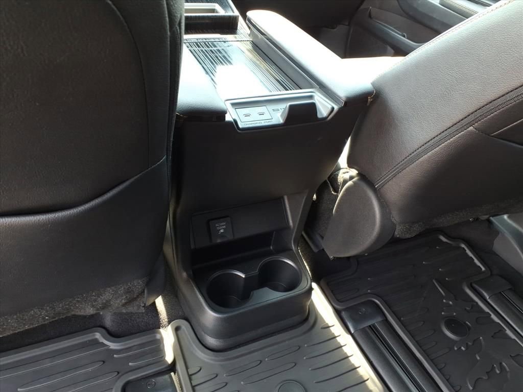 Used 2025 Toyota Sienna XLE Woodland Edition image 14