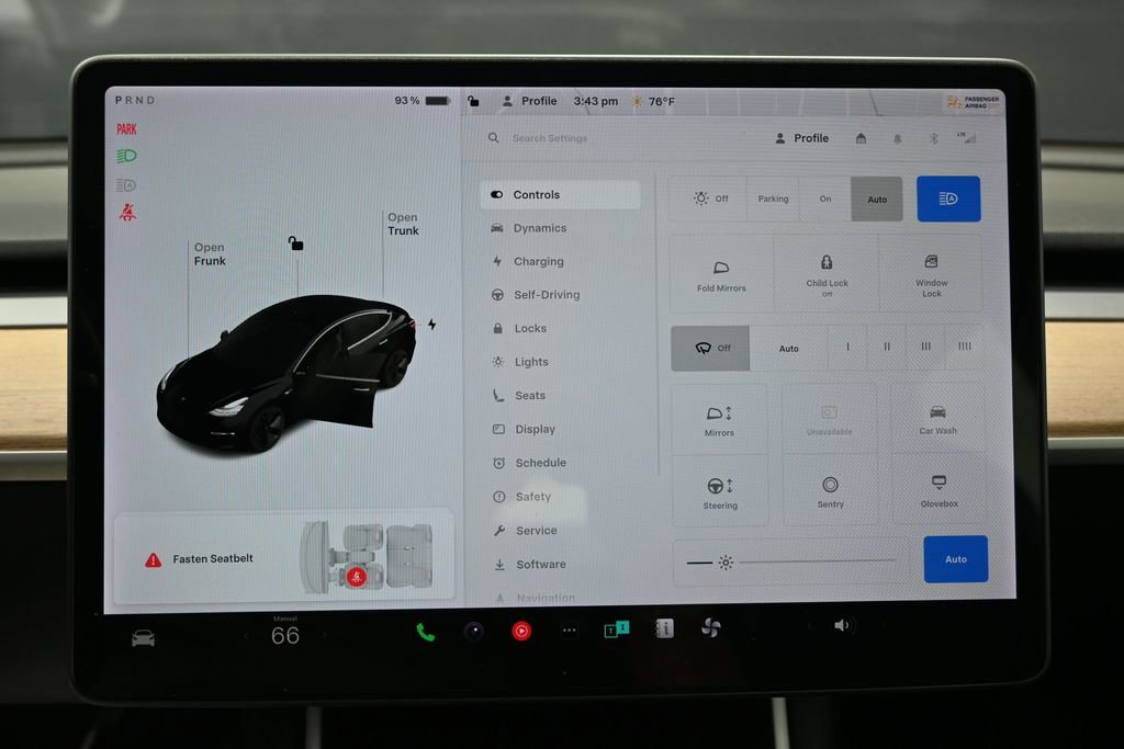 Used 2018 Tesla Model 3 Long Range RWD image 26