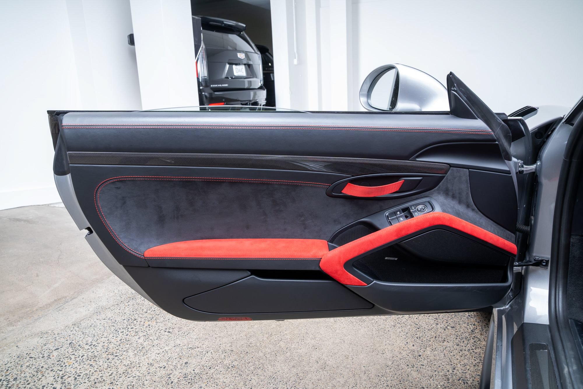 Used 2018 Porsche 911 GT2 RS w/ Weissach Package RWD image 31