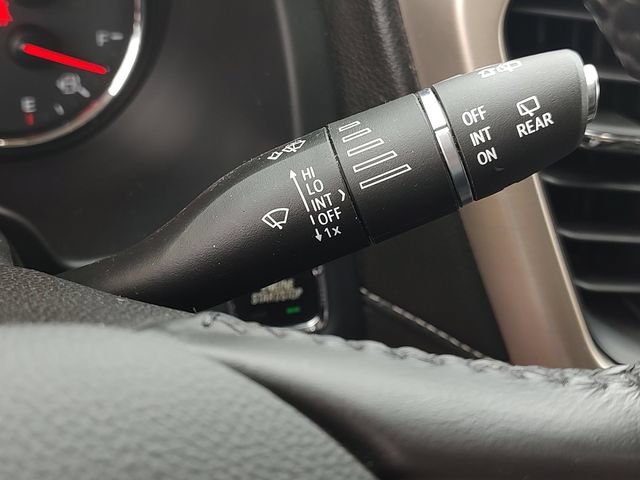 Used 2020 GMC Acadia Denali w/ Technology Package FWD image 23