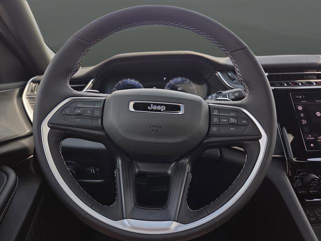 New 2025 Jeep Grand Cherokee Altitude image 16