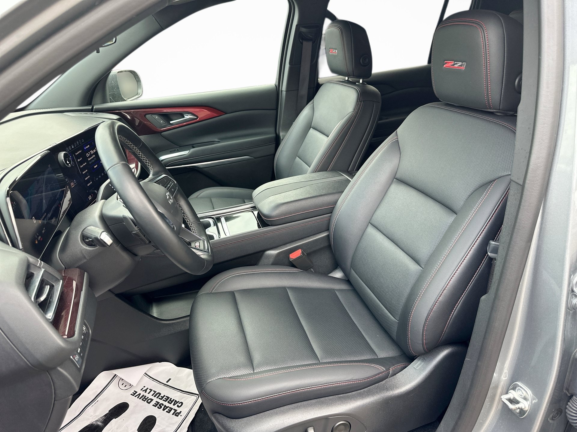 Used 2025 Chevrolet Traverse Z71 AWD/4WD image 5