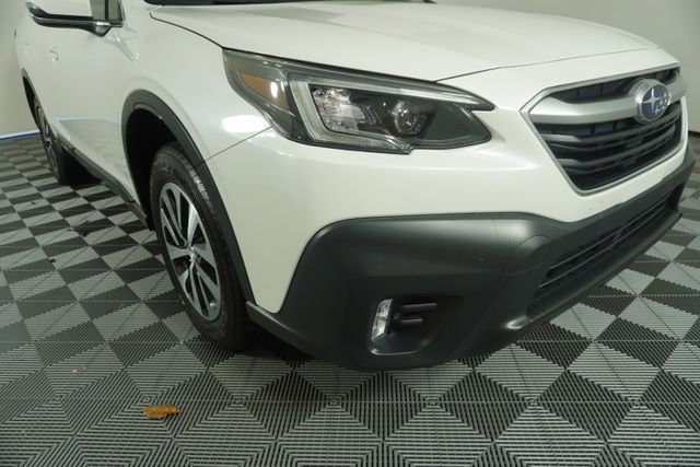Used 2022 Subaru Outback Premium image 10
