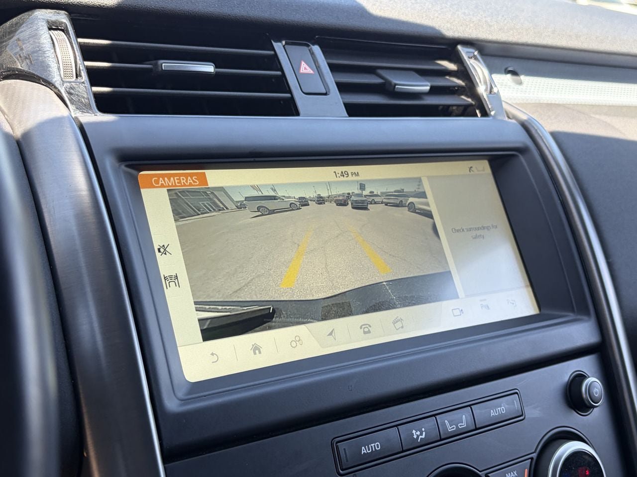 Used 2020 Land Rover Discovery Landmark AWD/4WD image 28