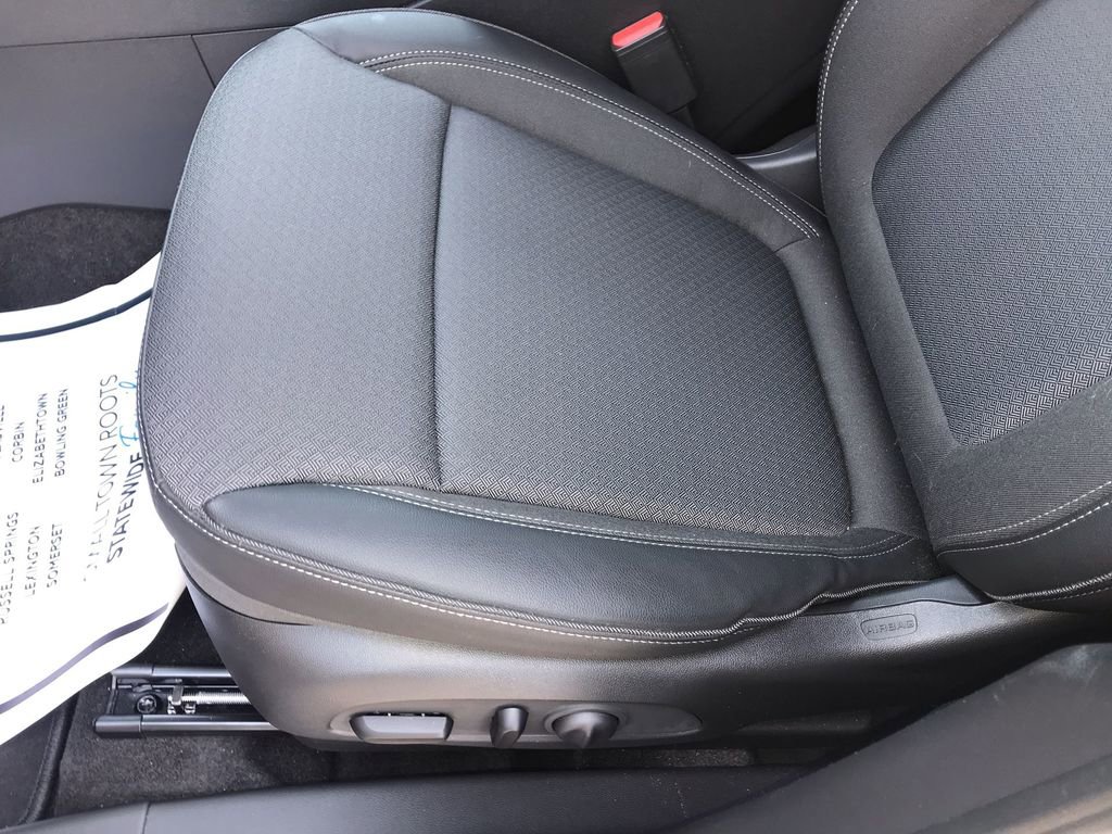 Used 2023 Buick Encore GX Select w/ Sport Touring Package image 12