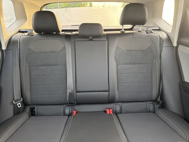 Used 2023 Volkswagen Taos SE image 28