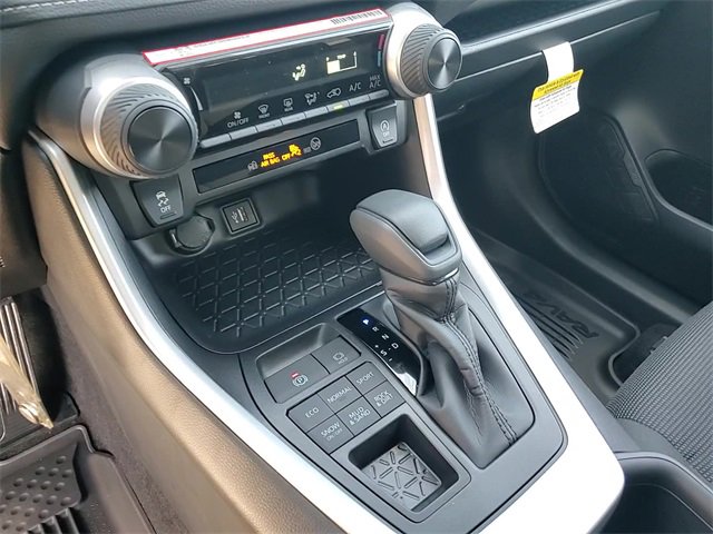 Used 2025 Toyota RAV4 LE image 18