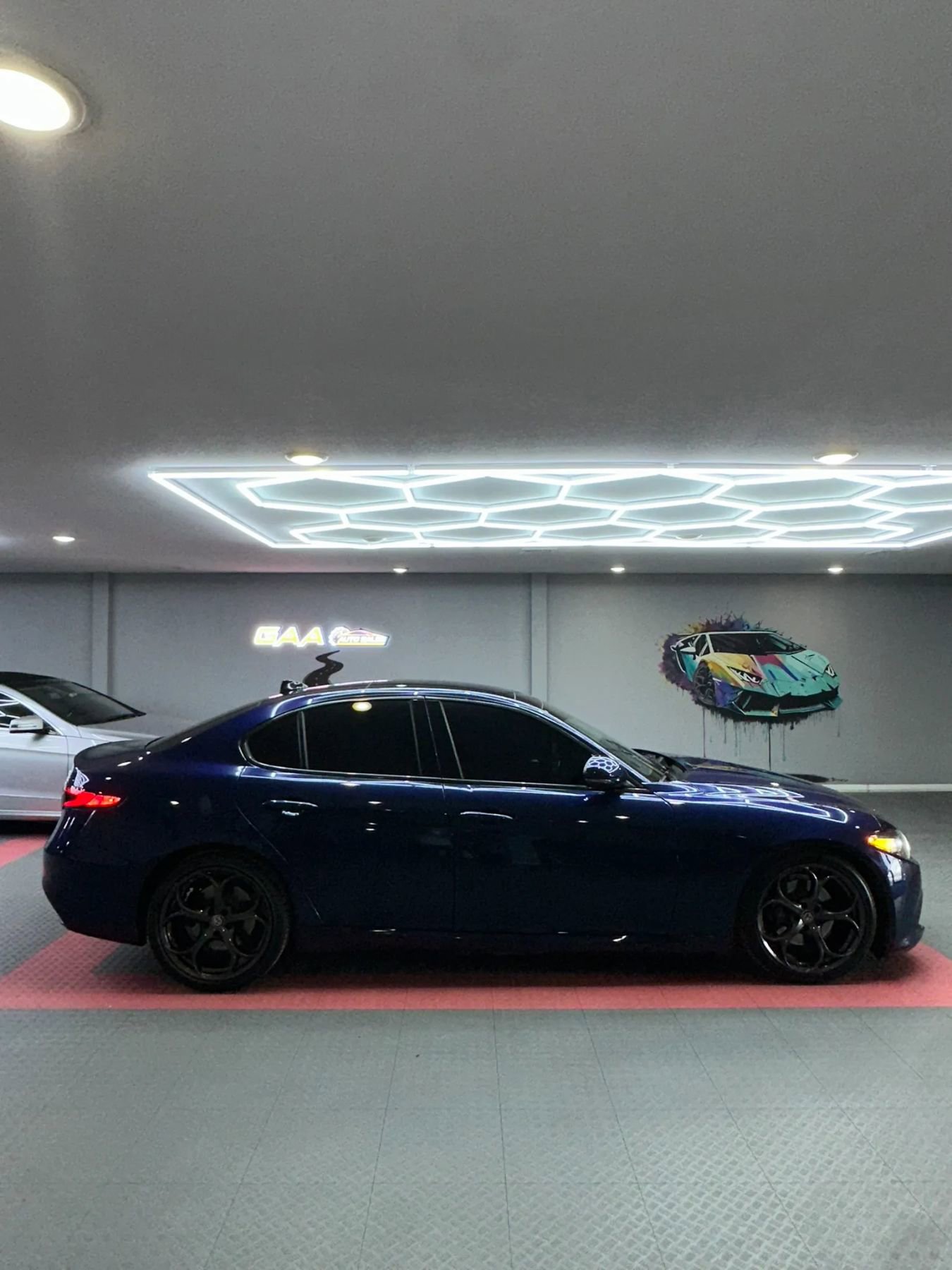 Used 2017 Alfa Romeo Giulia Ti w/ TI 19" Sport Package RWD image 7