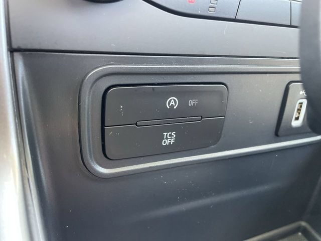 Used 2020 Ford EcoSport SE w/ SE Convenience Package FWD image 35